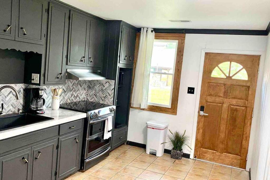 Small Rental For Couple Getaway Dalton Exterior foto