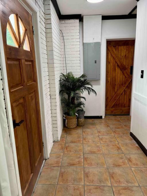 Small Rental For Couple Getaway Dalton Exterior foto