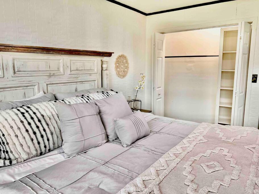Small Rental For Couple Getaway Dalton Exterior foto