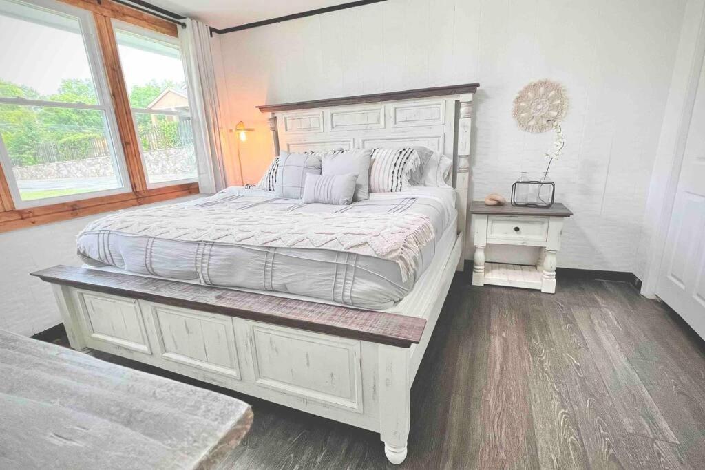 Small Rental For Couple Getaway Dalton Exterior foto